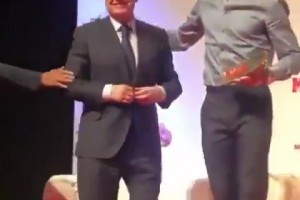 摸头杀！7年前C罗与老佛爷最后一次同框！这一别竟就是7年~