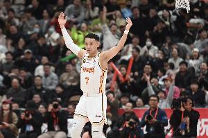 顶住压力！原帅逆境坚守，山西交易未果更显顽强意志