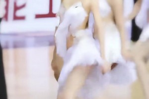 这套衣服太性感了吧 啦啦队一出场谁看有心事看比赛啊