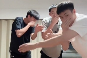 攻防转换显神威！中国男篮如何凭借默契配合锁定胜局
