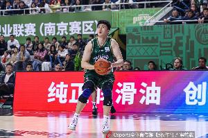 全网热议！赵柏清加盟日本球队，球迷直呼：这就是我们的英雄
