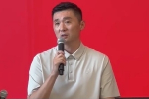 篮球前辈刘炜谈年轻队员：实力更胜一筹，但团队配合需加强