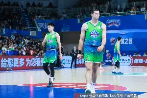 天津男篮面临挑战，林庭谦和大卫·詹姆斯离队引发关注