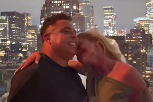 大罗和超模老婆在纽约甜蜜缠绵