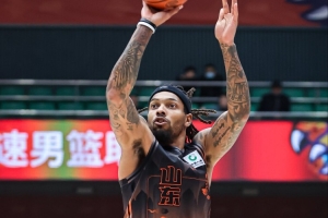 珀塞尔转会吉林：争议判罚后的孤勇之战引热议