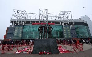 顶住压力！曼联球迷区计划展现对足球的热爱与坚持