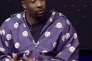 阿里纳斯此前：勒布朗或是唯一不去刷数据的超巨，不然他早场均40分了