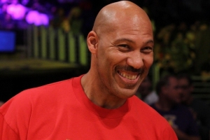 球爹称NBA打球非压力，真正压力是面临生死抉择