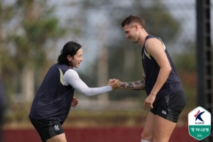 防守阵型转换奇效显著！光州FC如何凭借默契配合锁死富川FC